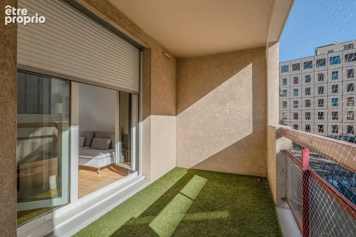 Appartement à vendre 2 pièces LYON 8EME ARRONDISSEMENT (69) rénové balcon calme - photo 5
