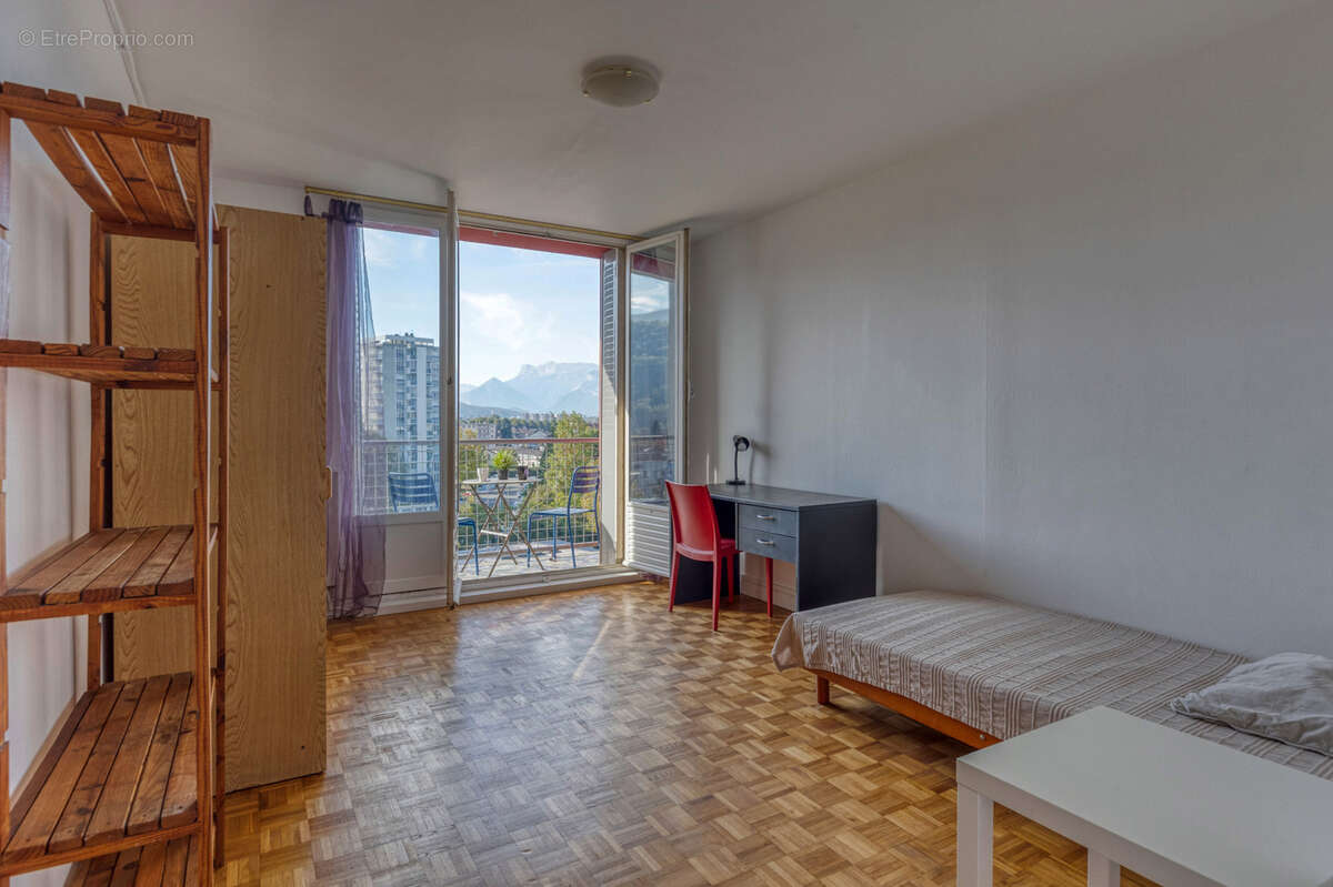 Appartement à SAINT-MARTIN-D&#039;HERES