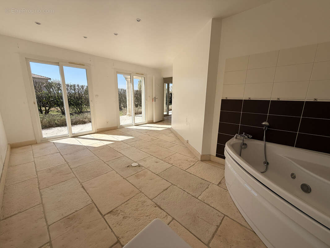 Maison à PONT-DE-VAUX