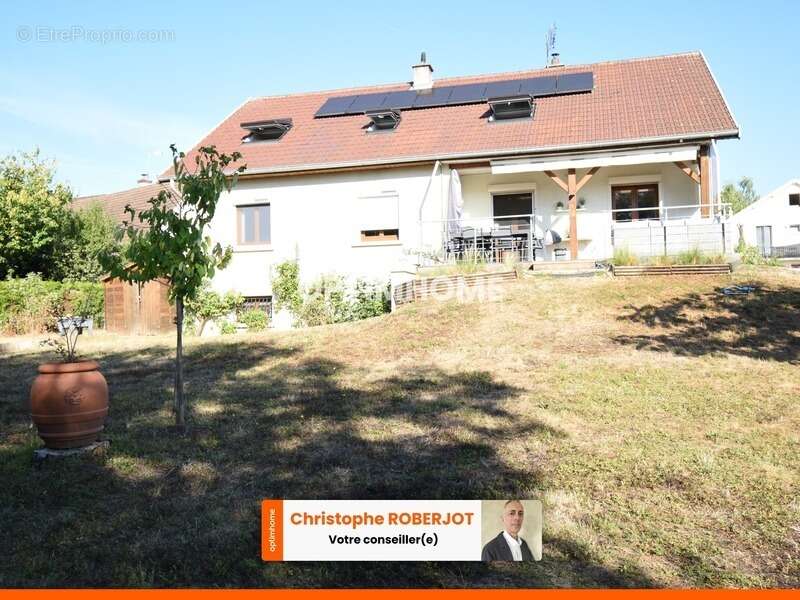 Maison à CHAMPFORGEUIL