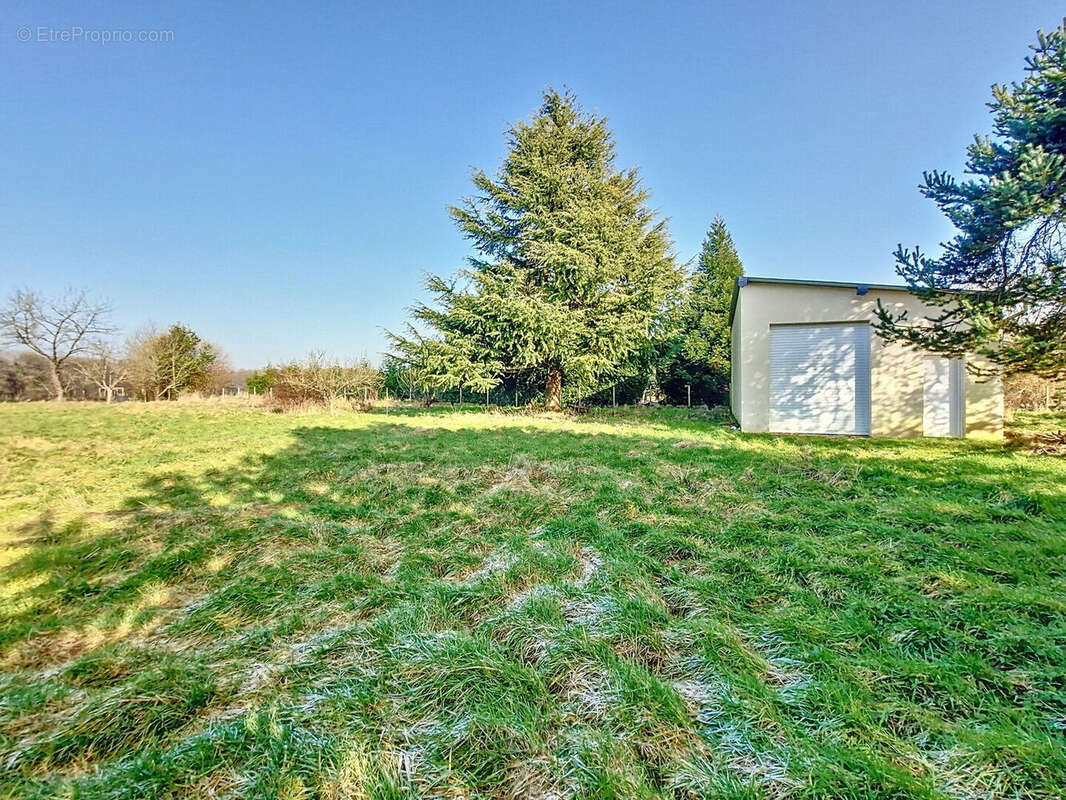 Terrain à ETREPAGNY