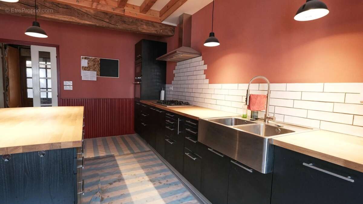 Maison à ROUSSILLON-EN-MORVAN