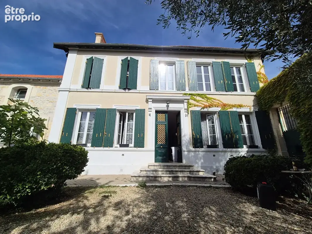 Photo Maison à Brizambourg au prix de 551 200€