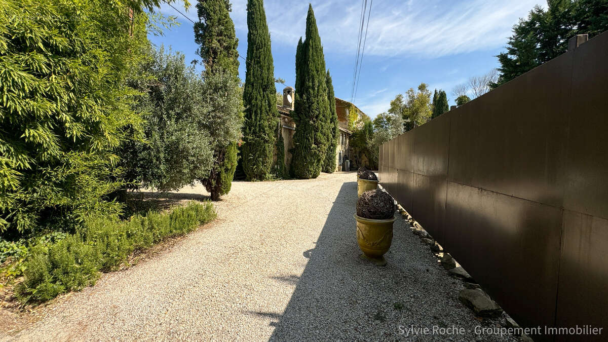 Maison à CADEROUSSE