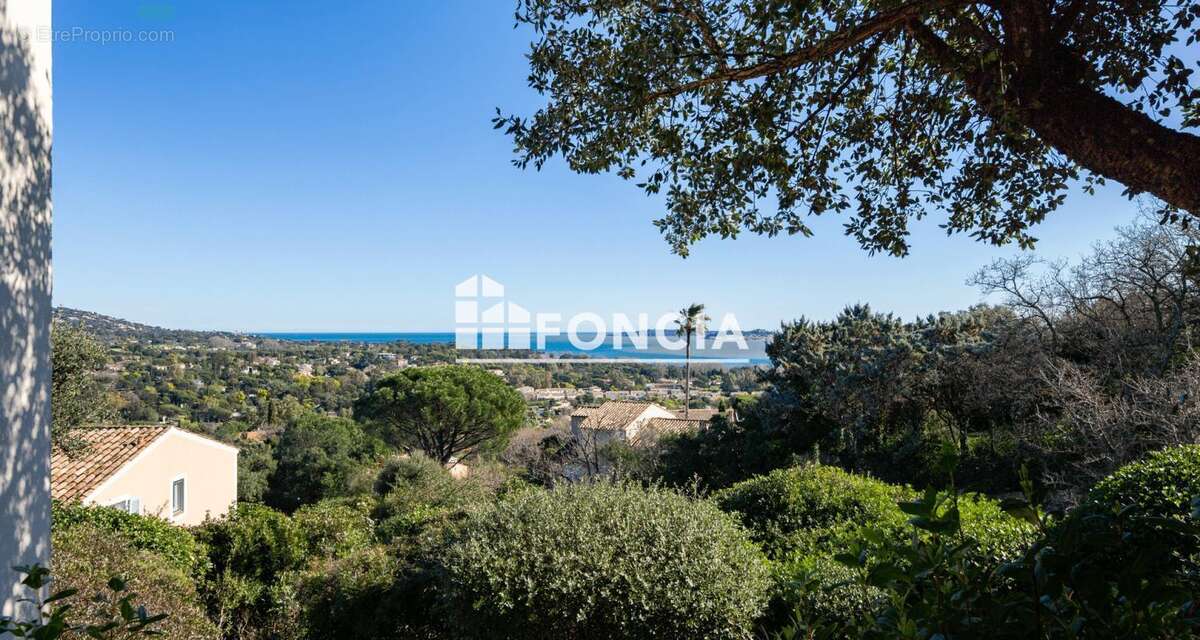 Appartement à GRIMAUD