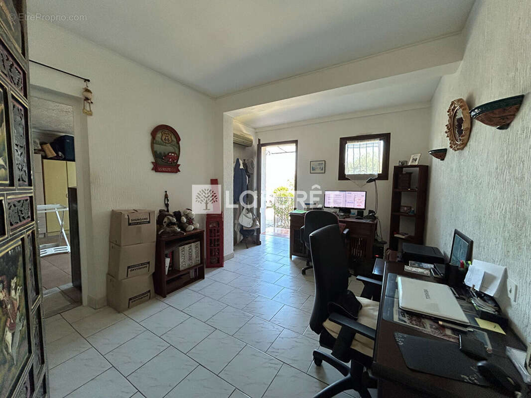 Maison à SAINT-LAURENT-DU-VAR