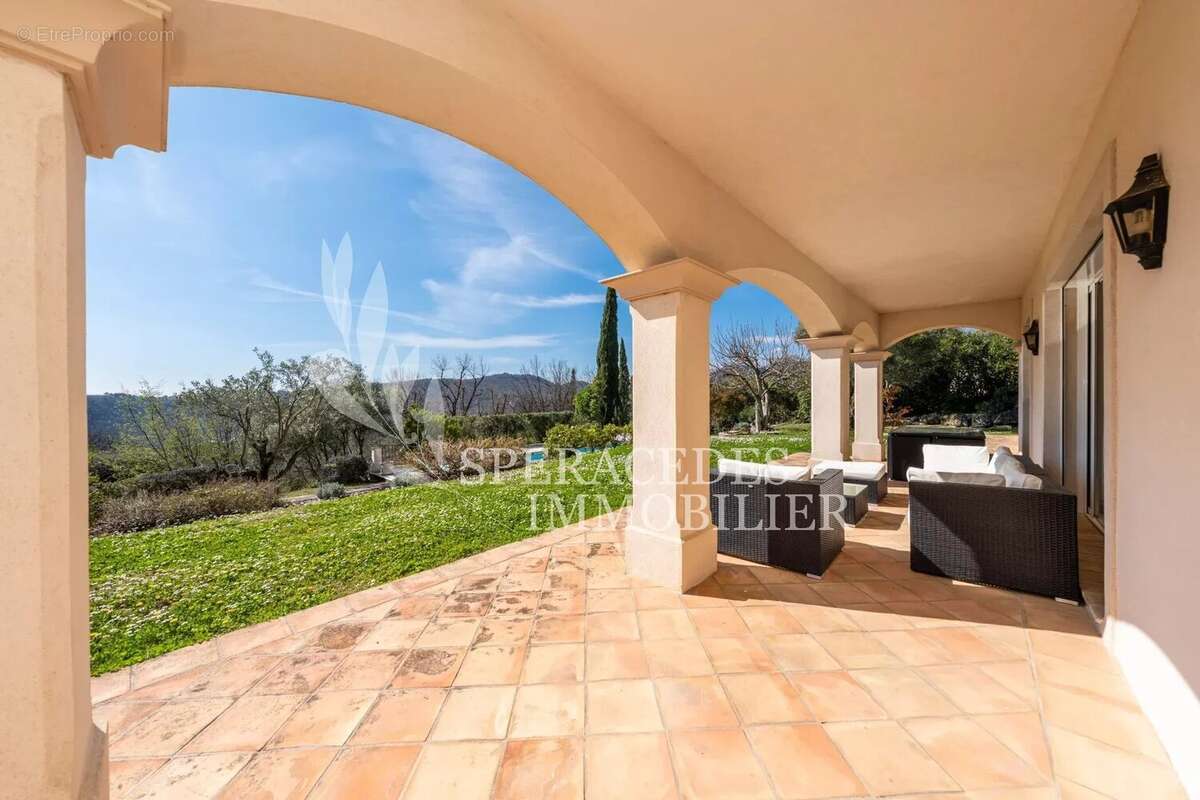 Maison à TOURRETTES-SUR-LOUP