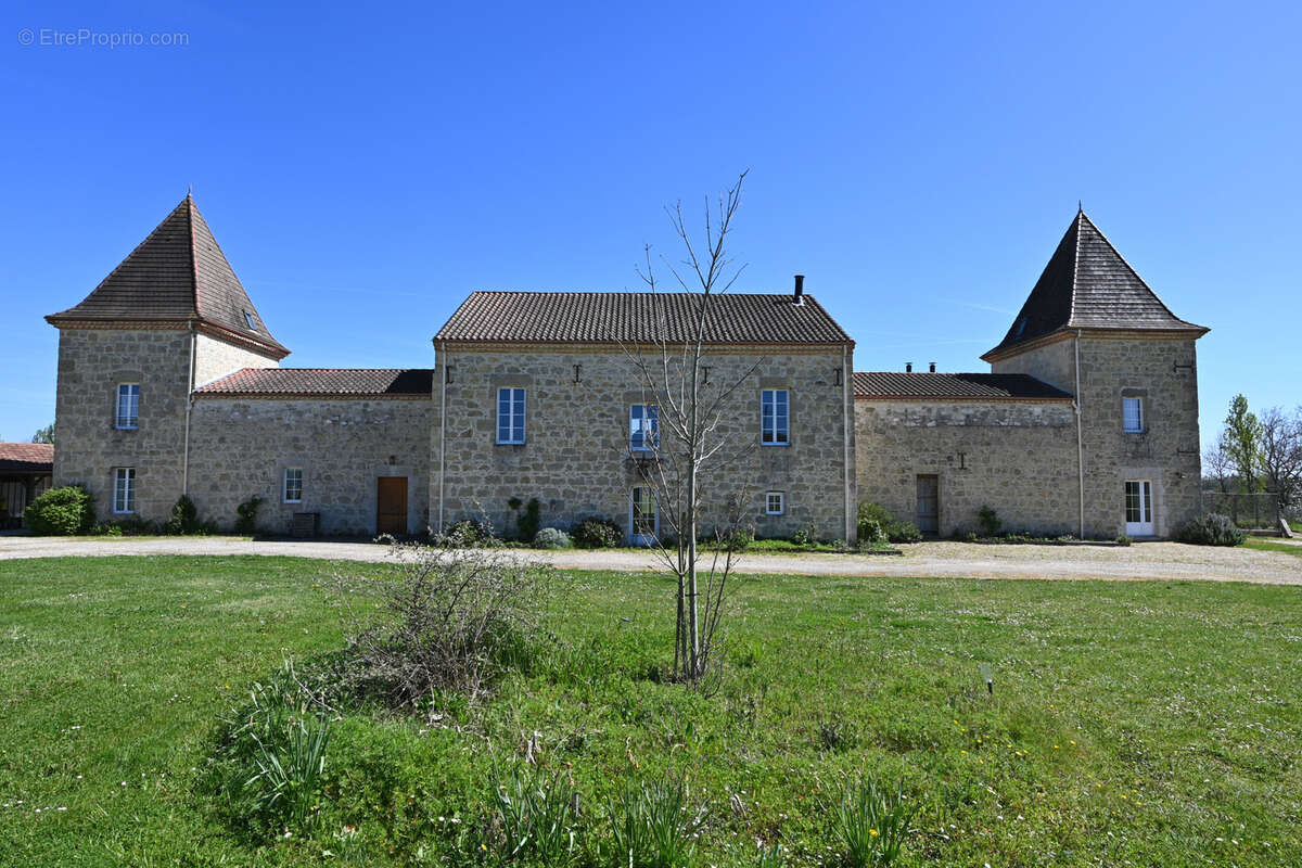 Maison à LACEPEDE