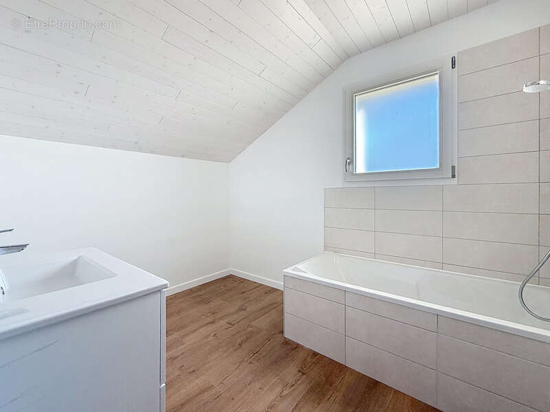 Maison à DIVONNE-LES-BAINS