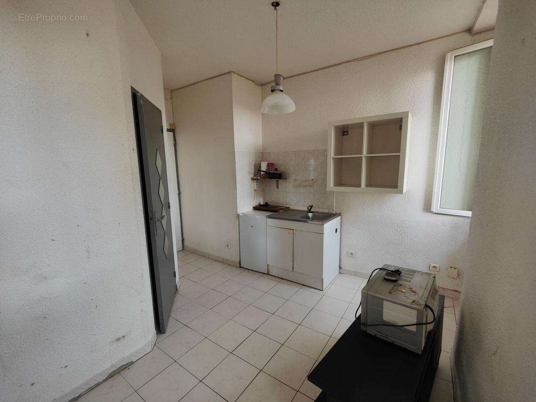 Appartement à MARSEILLE-5E