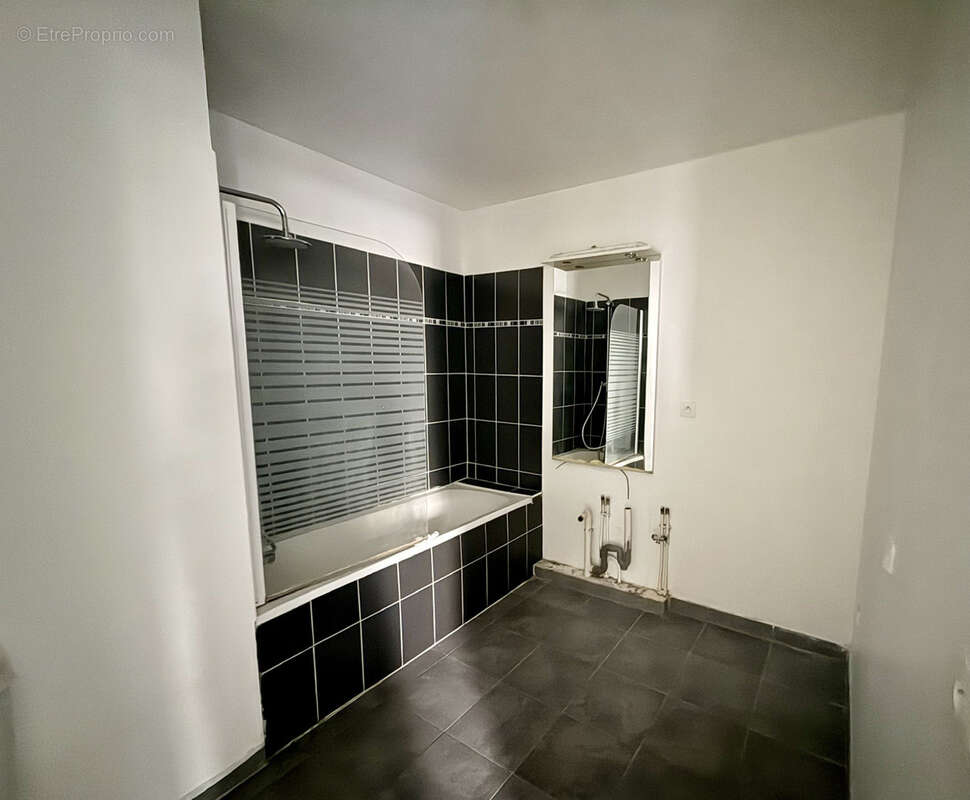 13010   La Capelette beau T2 plus terrasse dinatoire au calme plus parking boxable (prix en sus). - photo 7