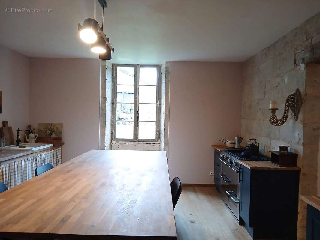 Maison à AUBETERRE-SUR-DRONNE