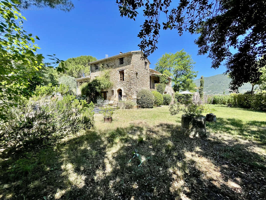 Nyons - mas historique « la grange » 225 m2 terrain 5 830 m2 - photo 3