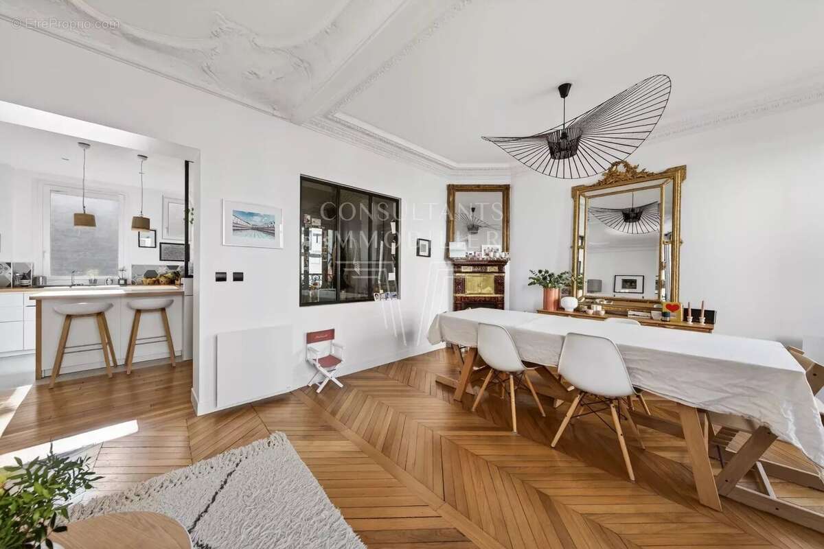 Appartement à PARIS-14E