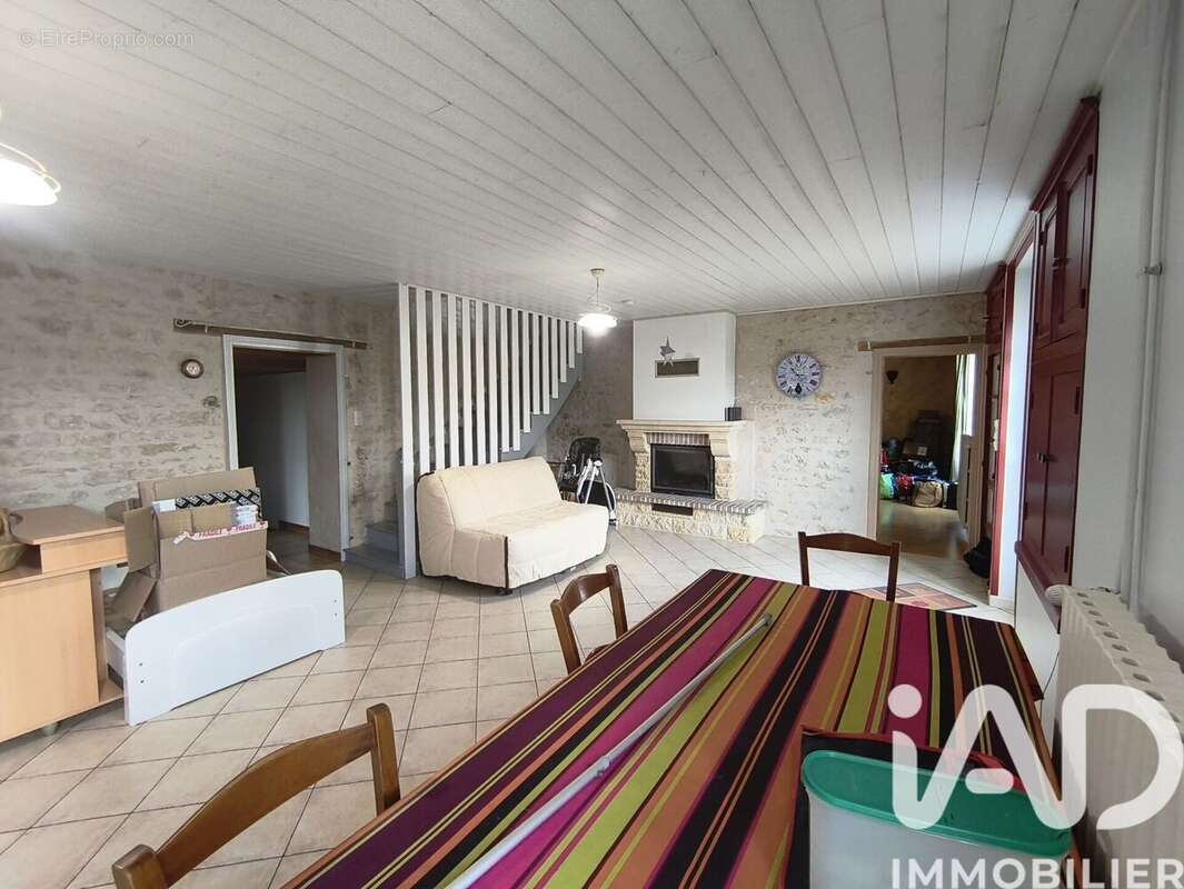 Maison 243 m² à Bougon  - photo 8