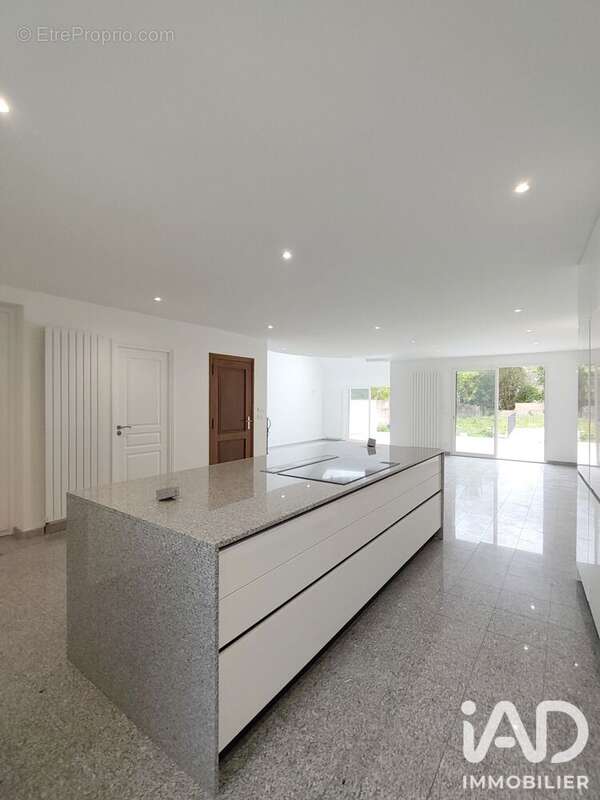 Maison 214 m² à Claye-Souilly  - photo 4