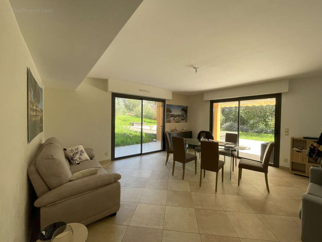 Appartement à SAINT-RAPHAEL