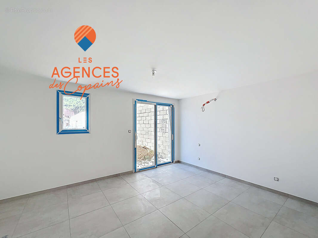 Appartement à CUERS