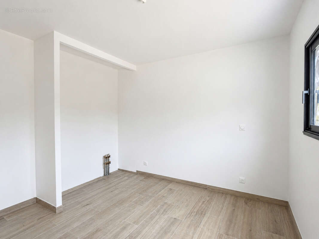 Plain-pied neuf sejour 4 ch double garage jardin - photo 17