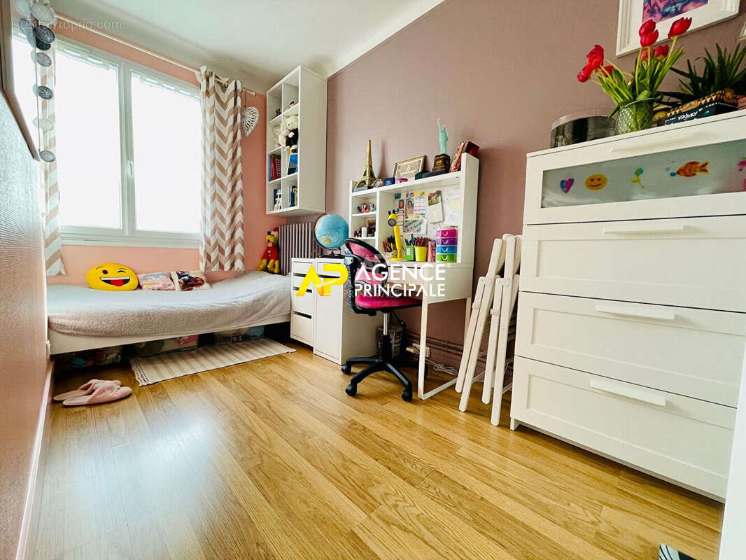 Appartement à SARTROUVILLE