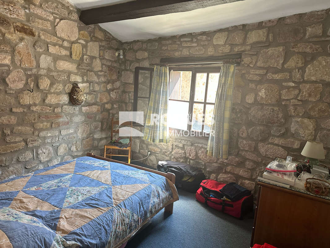 Rare, Maison de village de caractère, à 6 klm de Lodeve, 94 m2 habitables avec terrasse, au calme . - photo 7