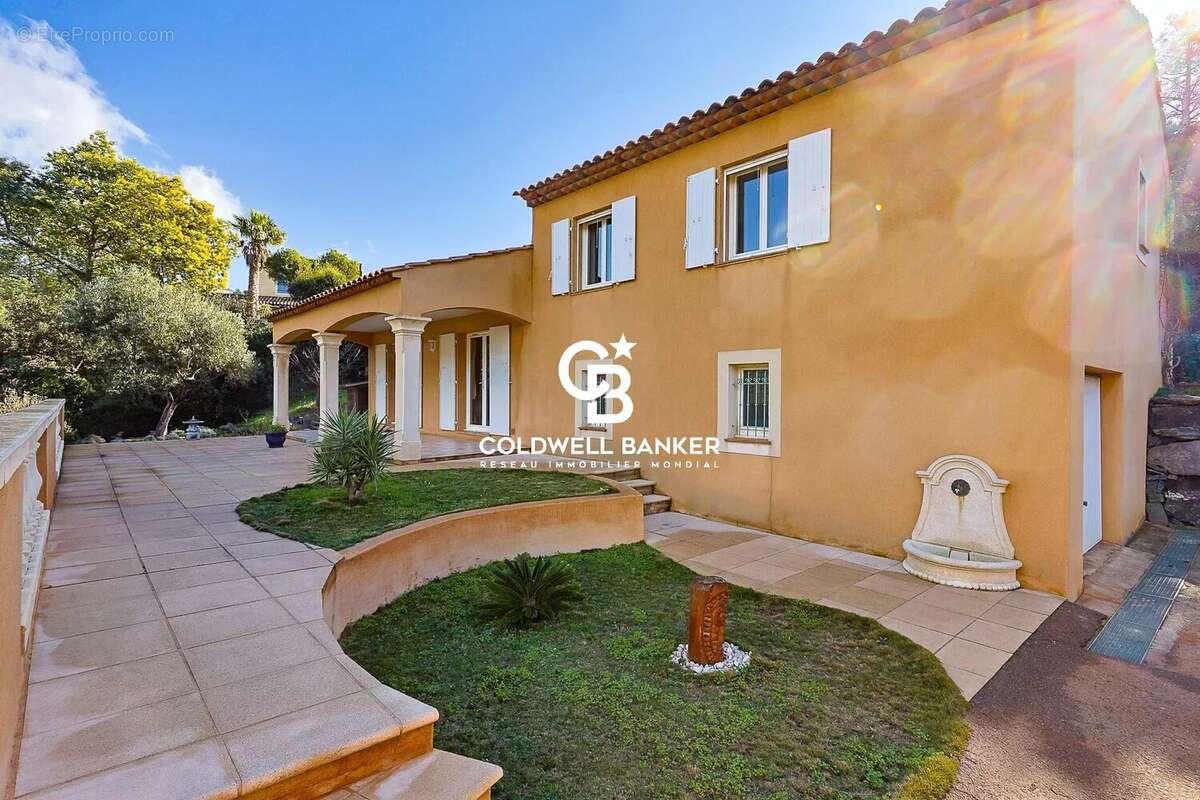 Maison à RAYOL-CANADEL-SUR-MER