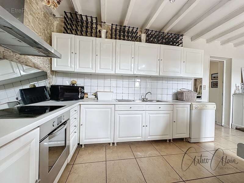 Dpt Haute Garonne (31), à vendre proche de VILLEFRANCHE DE LAURAGAIS maison en pierre de 676 m² - Terrain de 3 400m² - photo 9