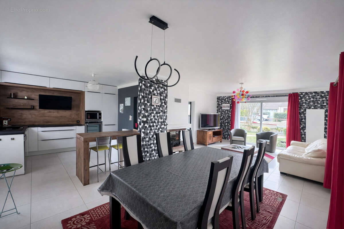 Maison à SAINT-GEREON