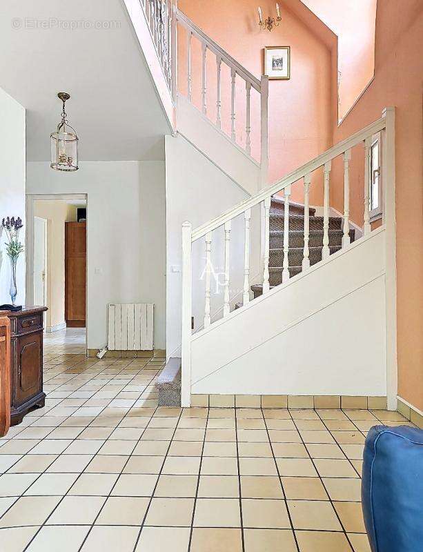 Maison à LES CLAYES-SOUS-BOIS