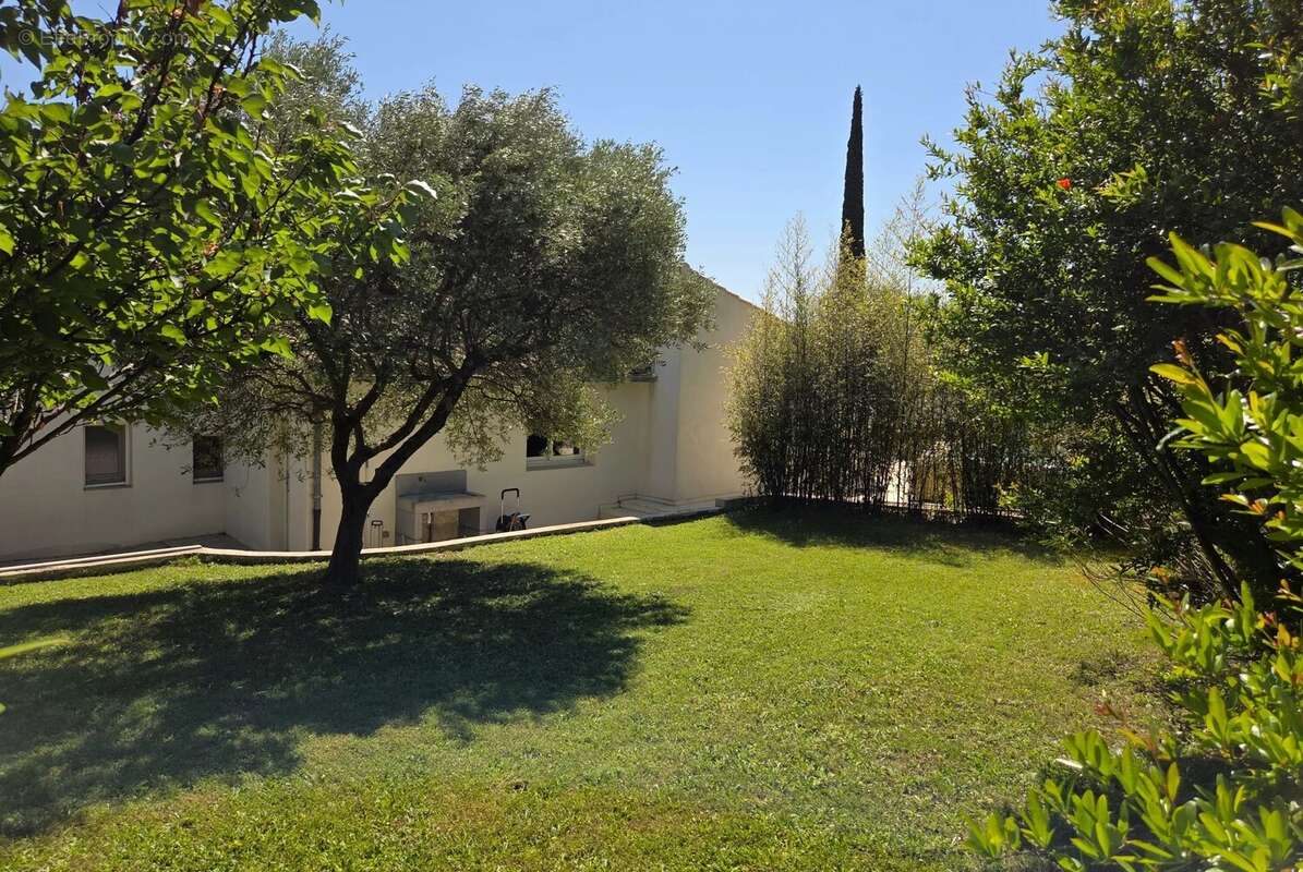 Maison à VILLENEUVE-LES-AVIGNON