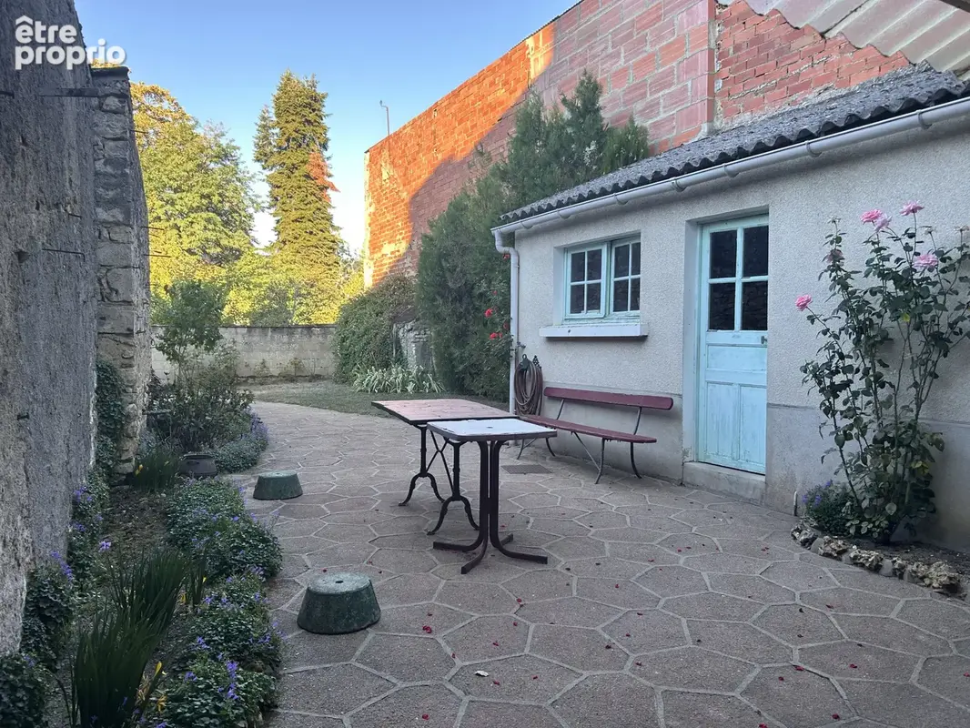 A VENDRE - Maison T5 avec garage, jardin et dépendance à Saint-Gaultier - photo 16