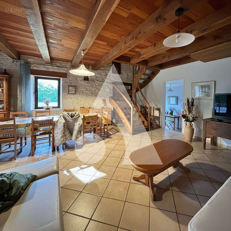 Maison à SAINT-MATRE