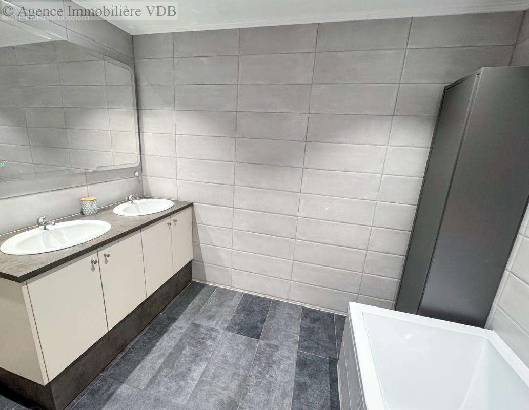 Appartement à DELME