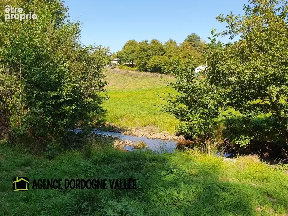 Maison de village en pierres avec terrain attenant de 2,5 ha, ruisseau, source et puits. - photo 17