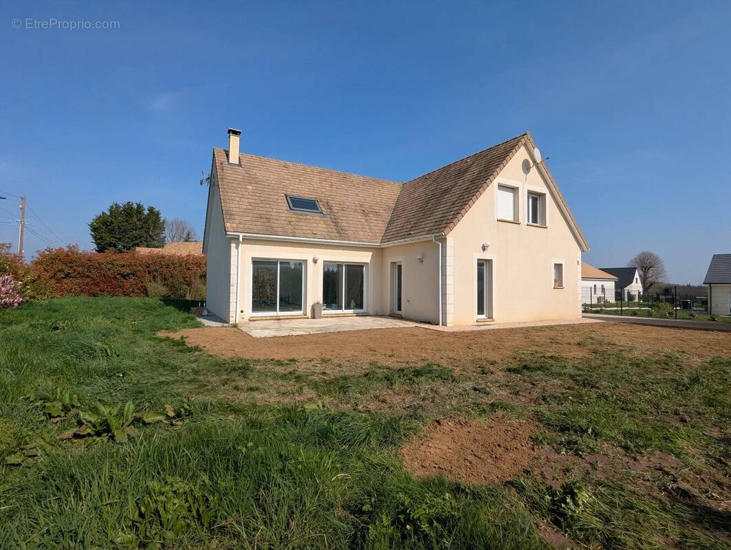 Maison à FONTAINE-SOUS-JOUY