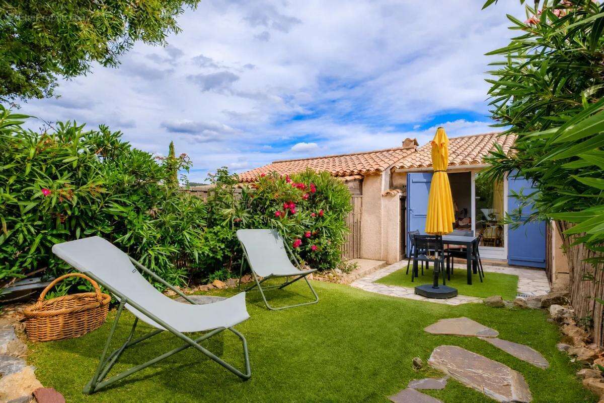Maison à ROQUEBRUNE-SUR-ARGENS