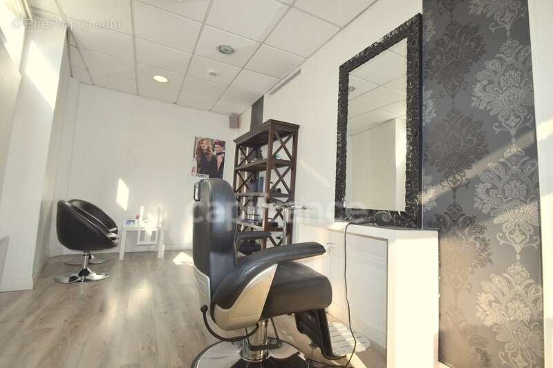 Commerce à JANVILLE