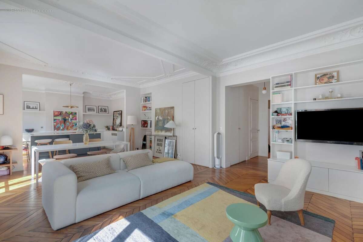 Appartement à PARIS-16E