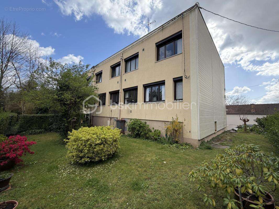 Appartement à CORBEIL-ESSONNES