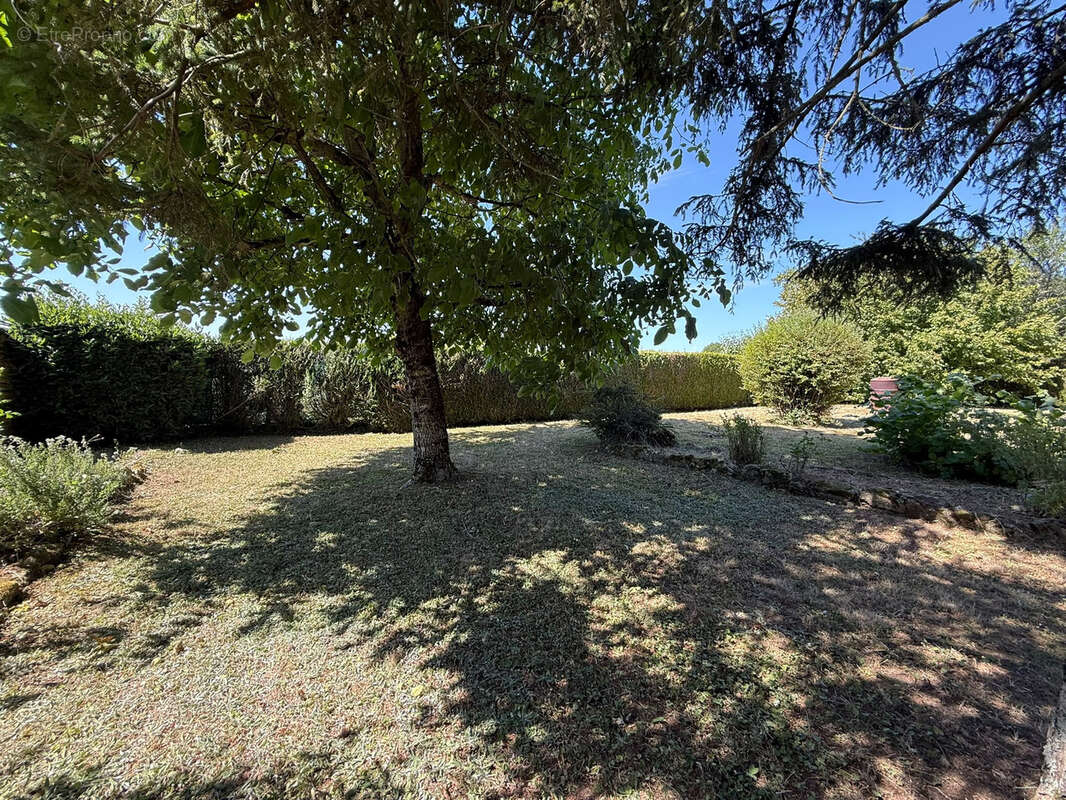Maison à rénover avec dépendances et magnifique jardin sans vis-à-vis   Allainville-en-Beauce - photo 12