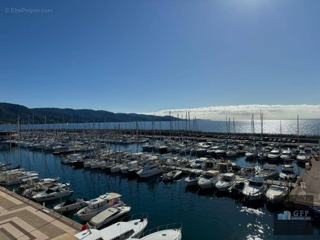 Appartement à BORMES-LES-MIMOSAS