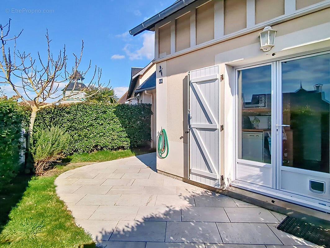 Maison à DIVES-SUR-MER