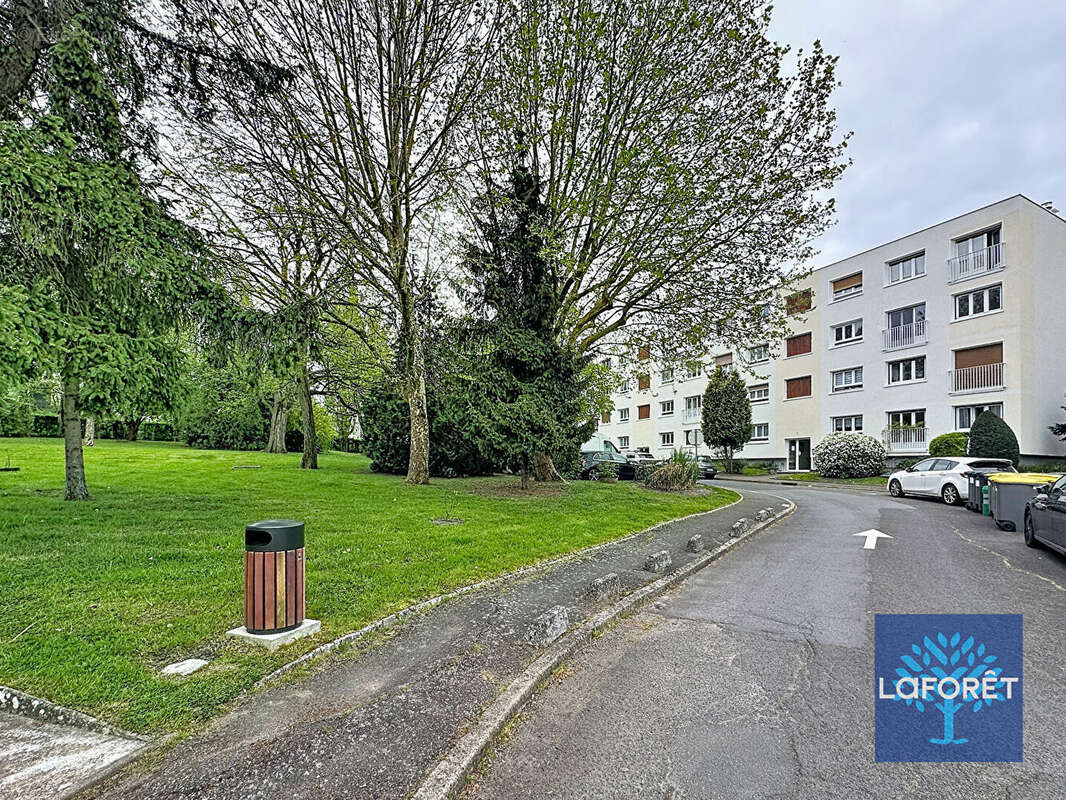 Appartement à CHILLY-MAZARIN