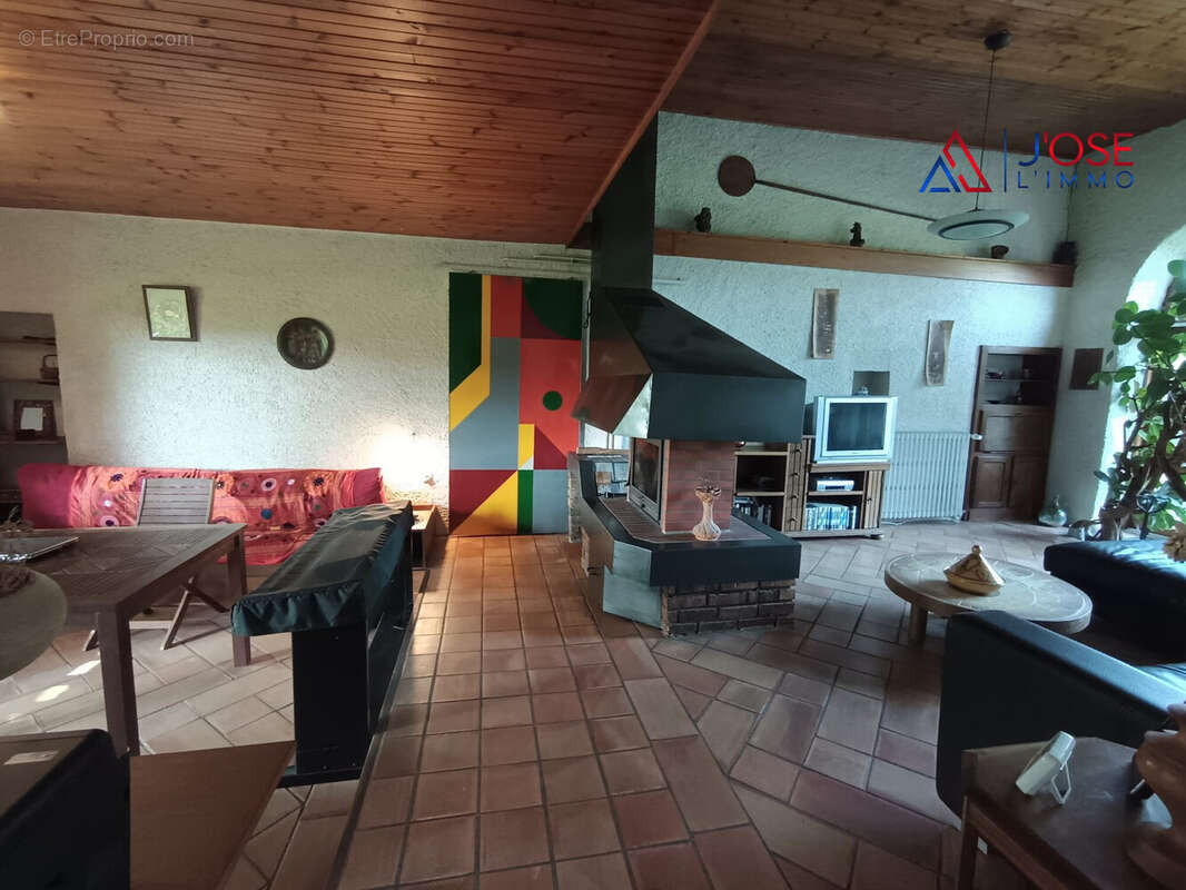 Espace chaleureux - Maison à CRISSEY