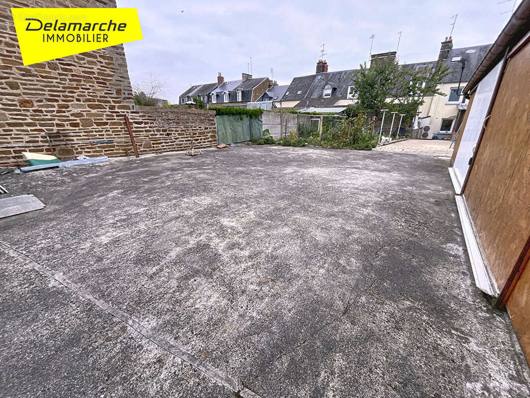 Maison à SAINT-HILAIRE-DU-HARCOUET