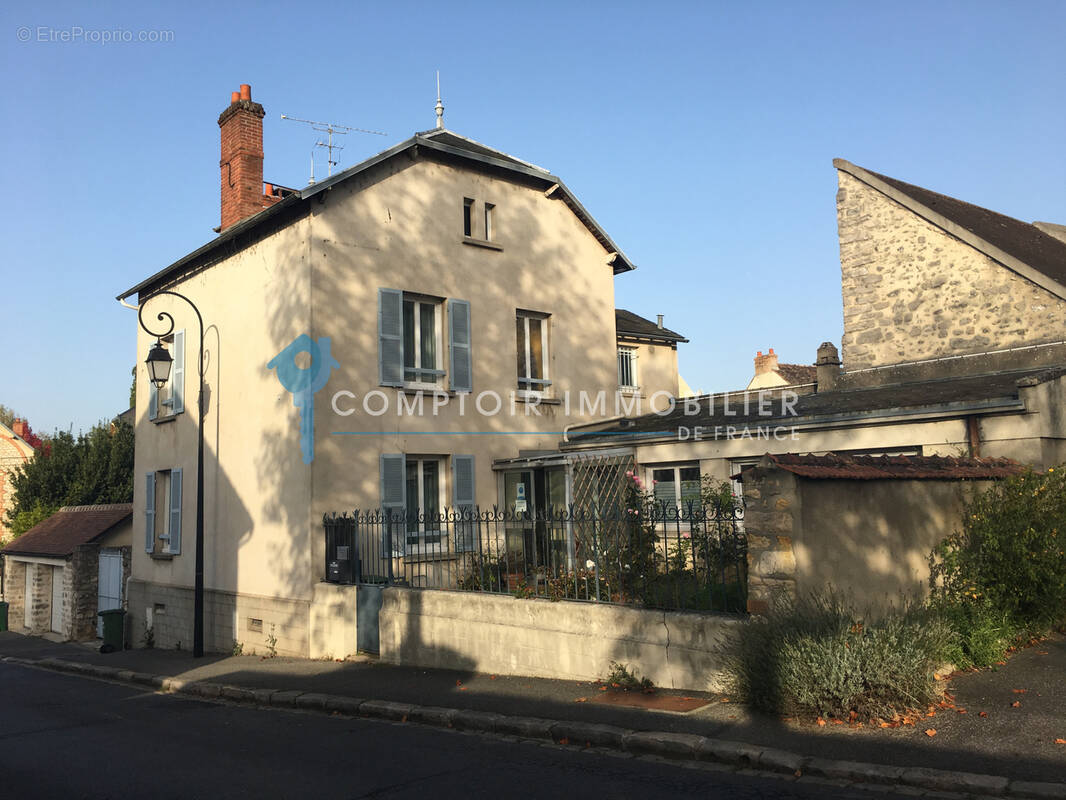 Maison à LA FERTE-ALAIS