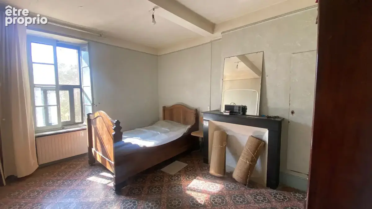 A vendre maison à rénover de 164 m2 avec cour et dépendances à Quarante   fort potentiel de division - photo 8