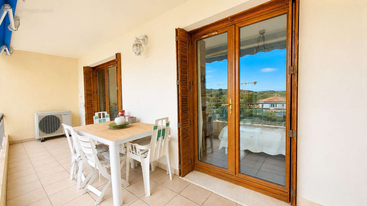 Appartement à BORMES-LES-MIMOSAS