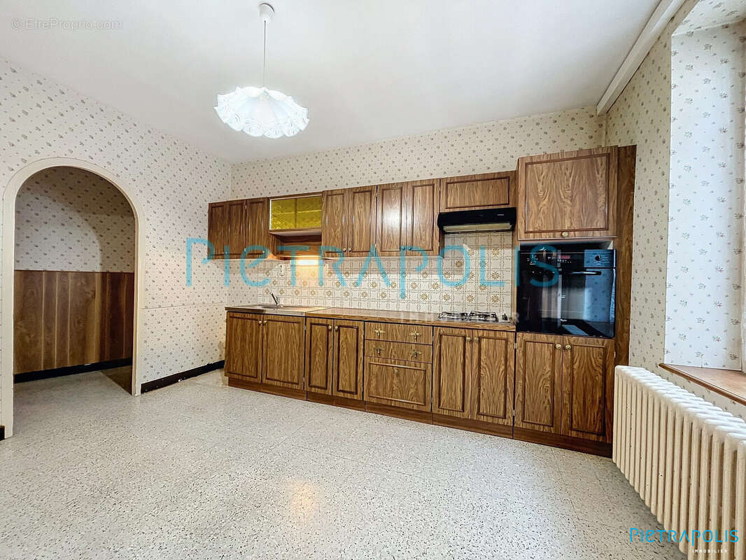 Maison à NEUVILLE-LES-DAMES