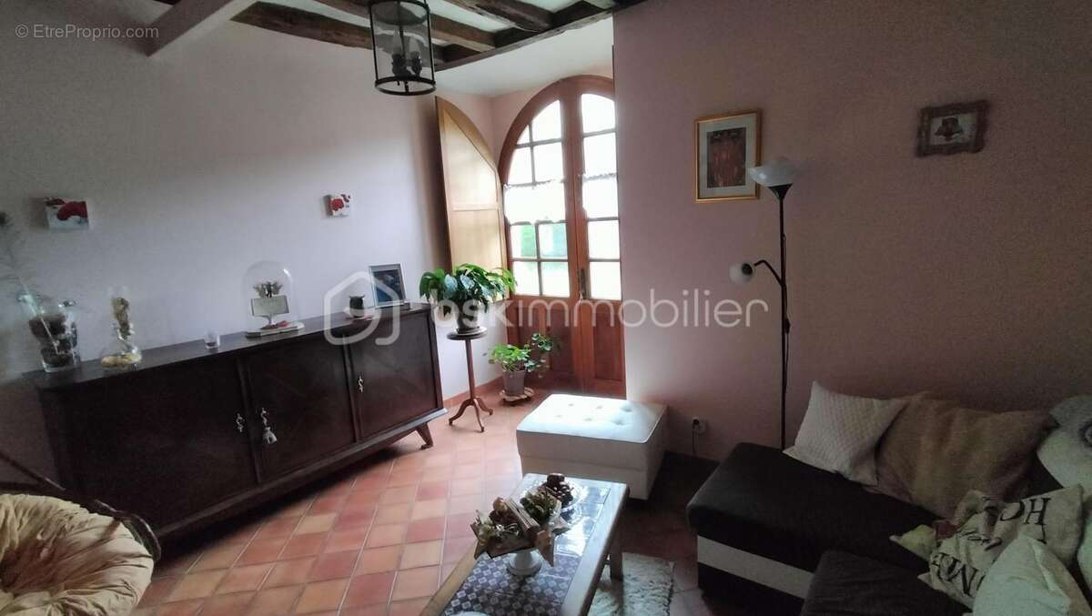 Maison à CHENEHUTTE-TREVES-CUNAULT